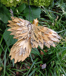  Petal Patterned White Maple Song Bird - Flight Patterns