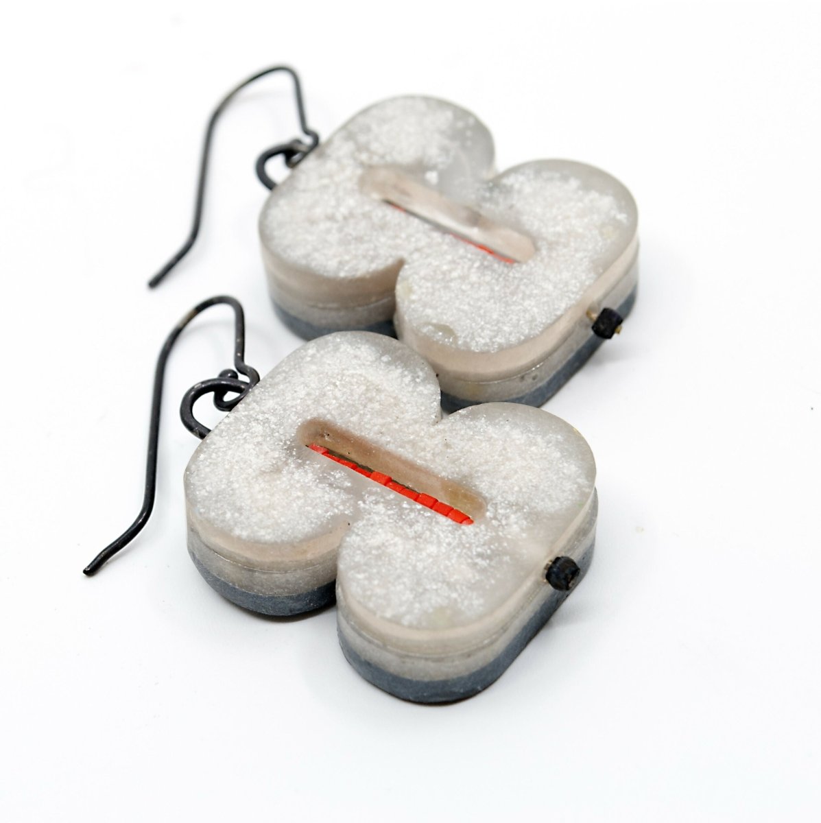 Resin Dicot Earring - Ice White with Scarlet Beads