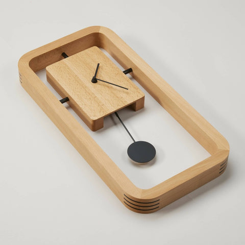 CURVEiture Clock