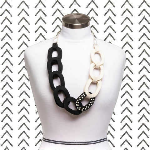 Big Felt Chain Necklace | Black/White