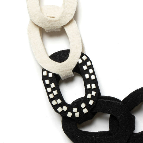 Big Felt Chain Necklace | Black/White